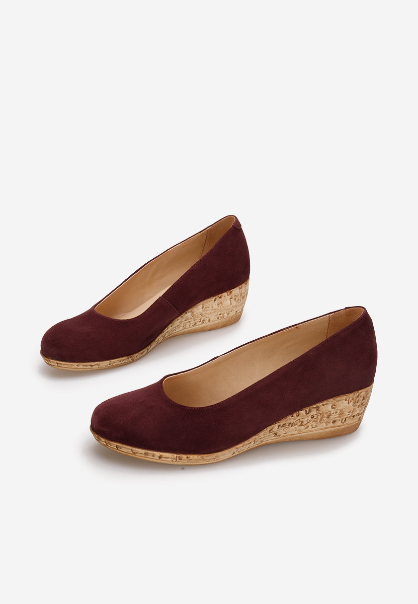 Bordowe czółenka na koturnie Sonia