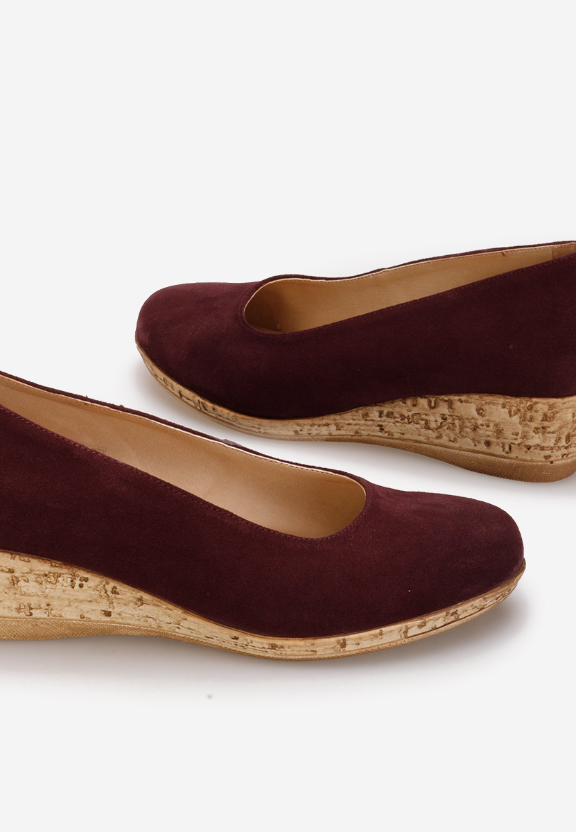 Bordowe czółenka na koturnie Sonia