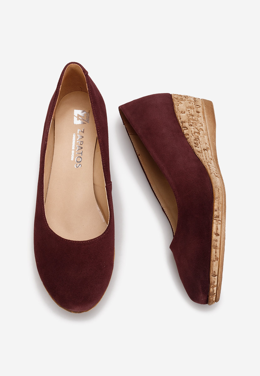 Bordowe czółenka na koturnie Sonia