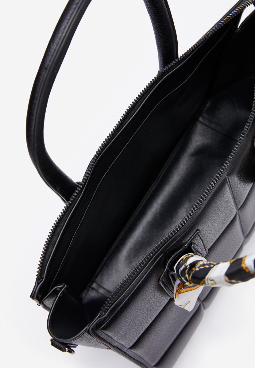 Czarna torebka do ręki Selenite