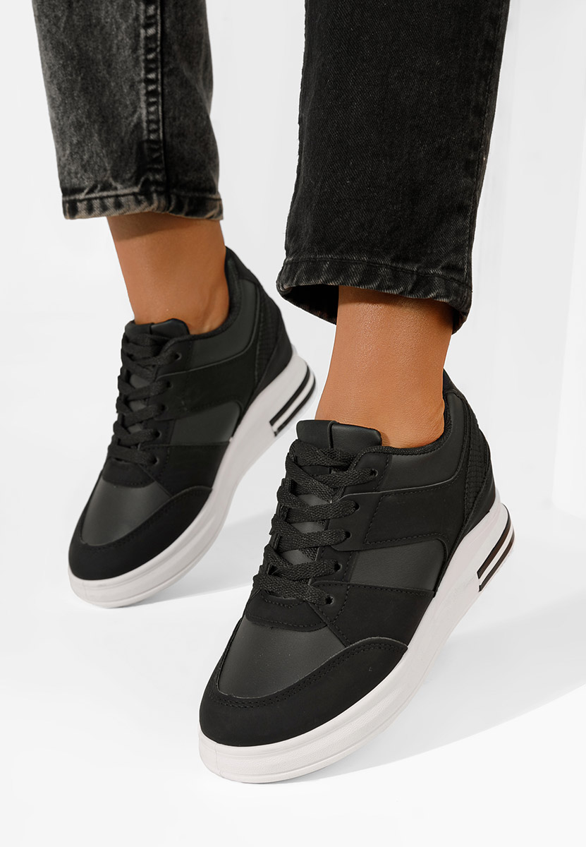 Czarne sneakersy na koturnie Kelyna