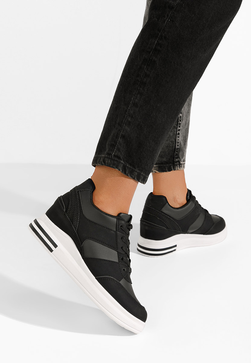 Czarne sneakersy na koturnie Kelyna