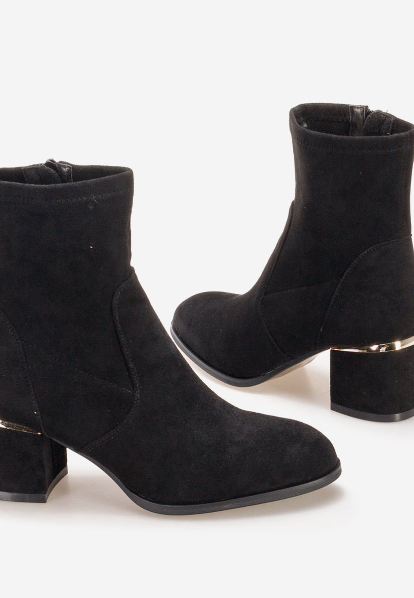 Czarne botki na słupku Sancia