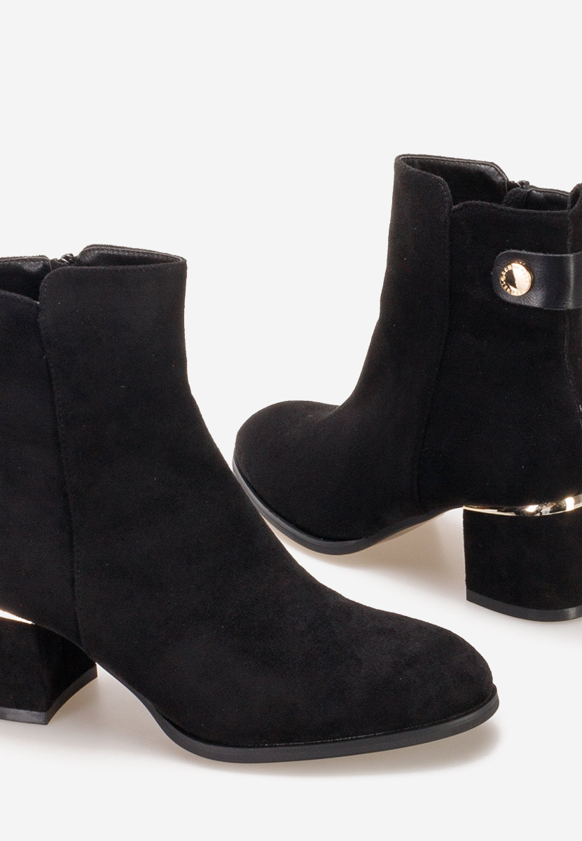 Czarne botki na słupku Sikora