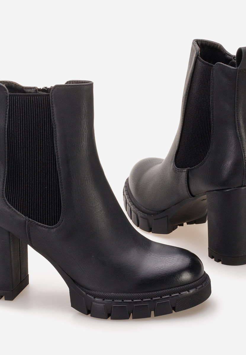Czarne botki na słupku Veloria