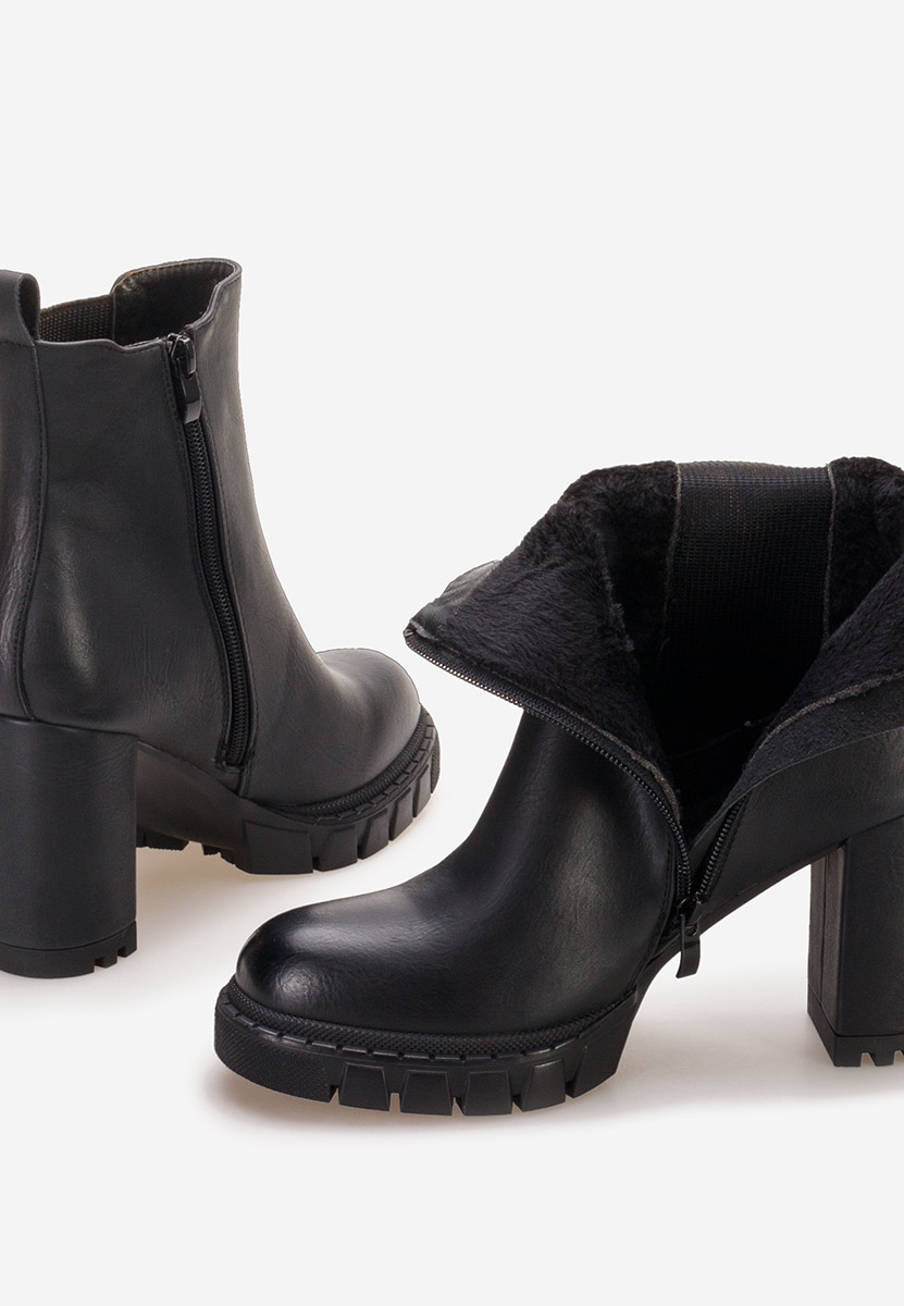 Czarne botki na słupku Veloria