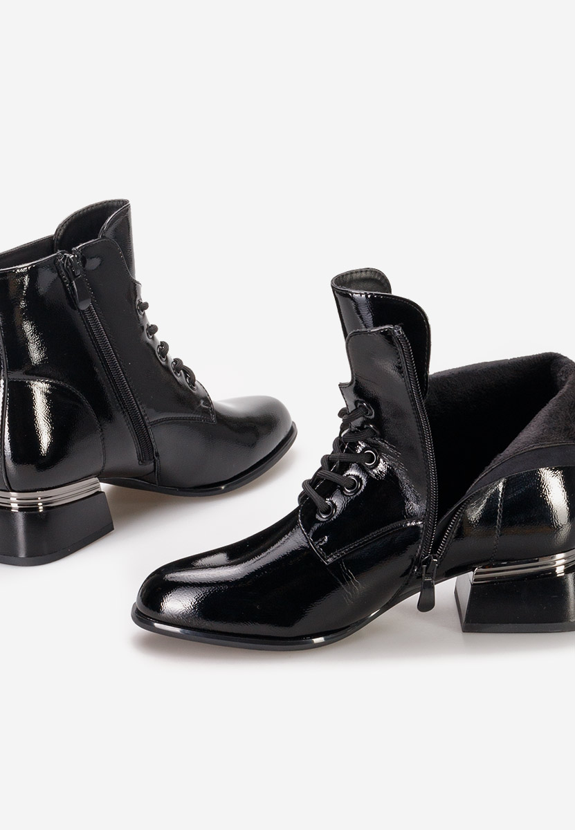 Czarne botki płaskie Zakia