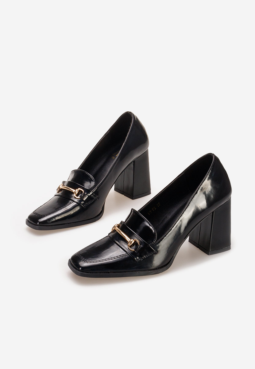 Czarne mokasyny na słupku Noriana