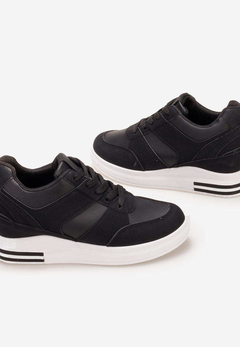 Czarne sneakersy na koturnie Kelyna