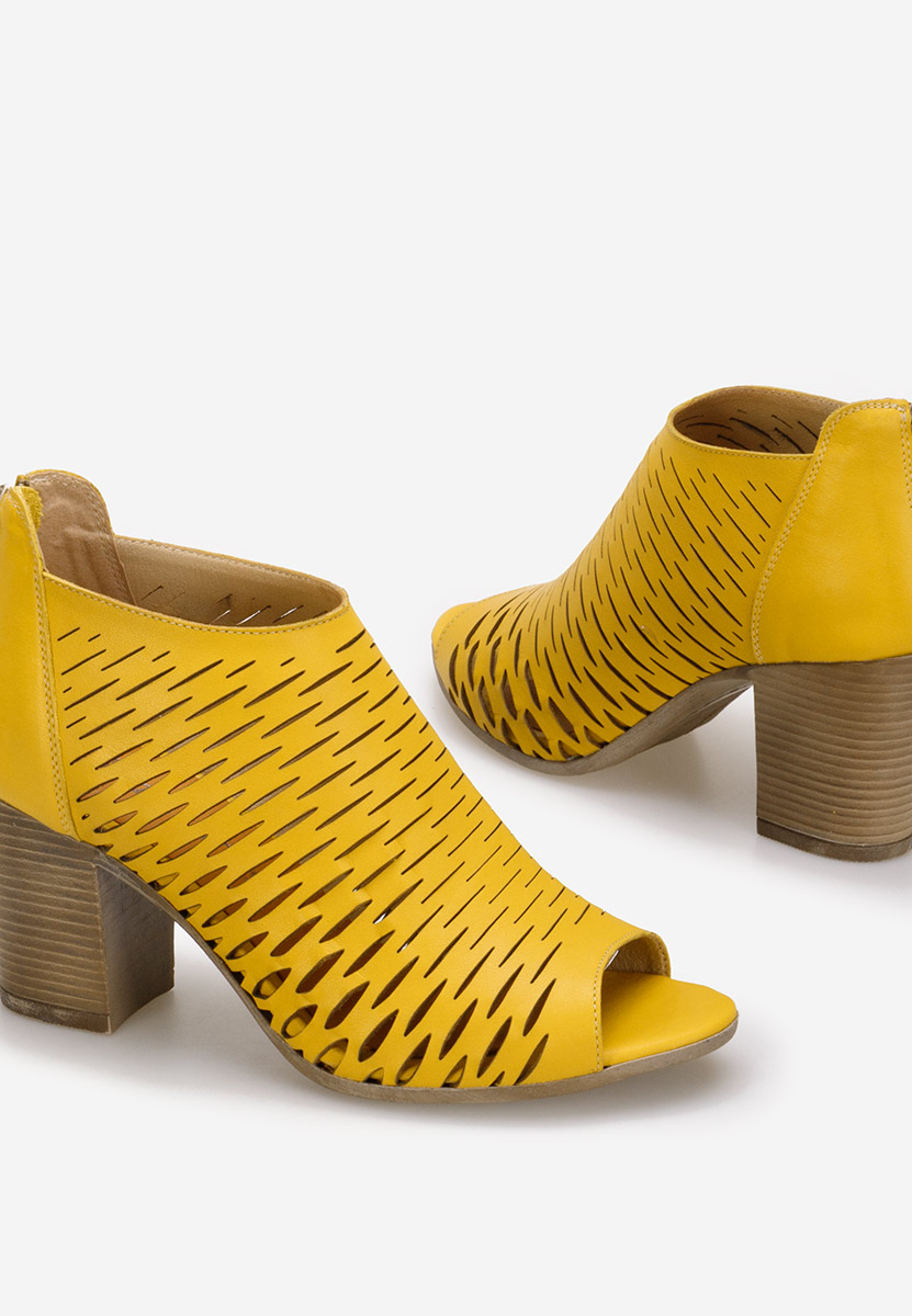 Żółte sandały skórzane Zarata