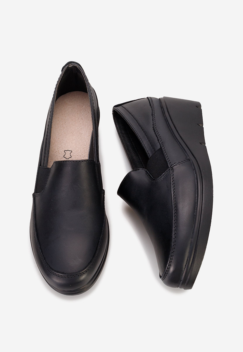 Czarne półbuty na koturnie Sabra