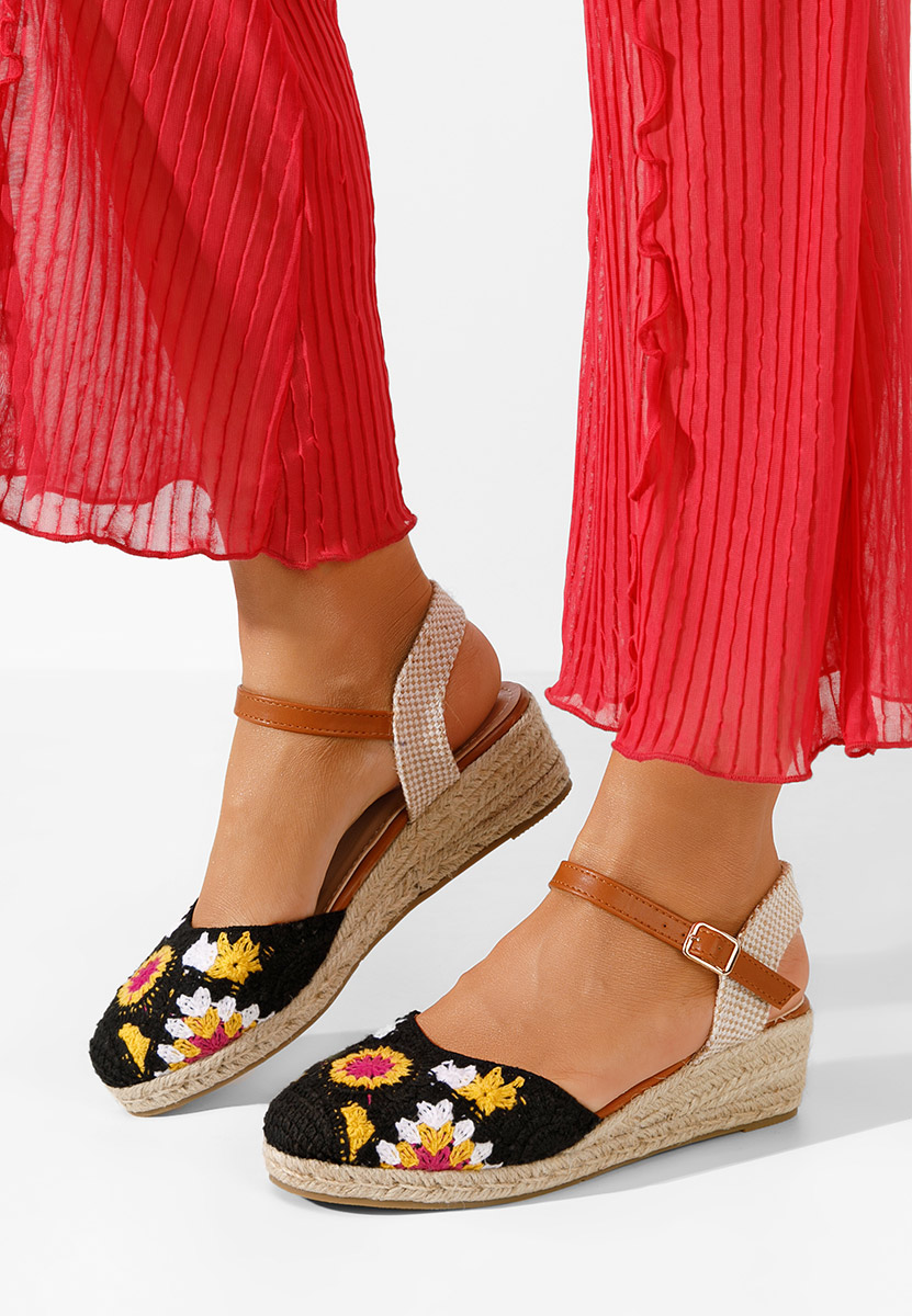 Czarne espadryle na koturnie Elioth