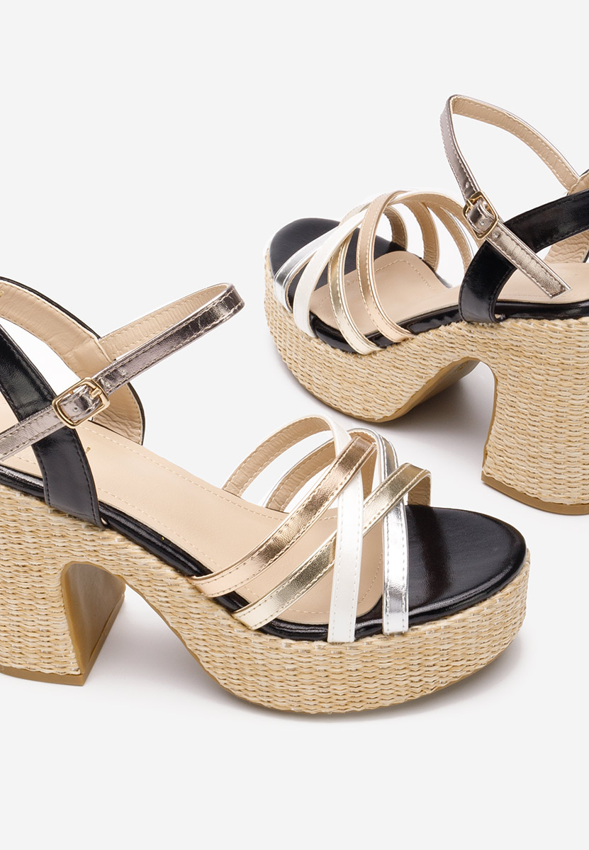 Czarne sandały na słupku i platformie Alca