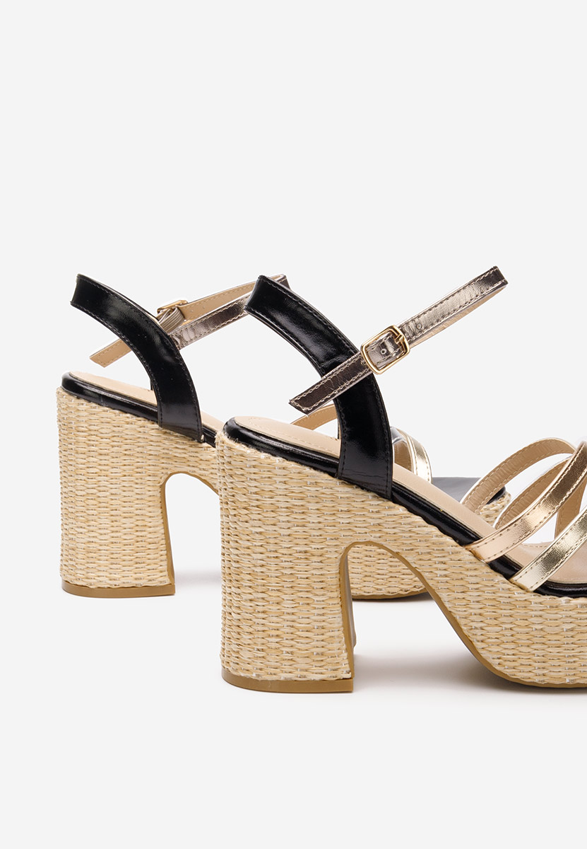 Czarne sandały na słupku i platformie Alca
