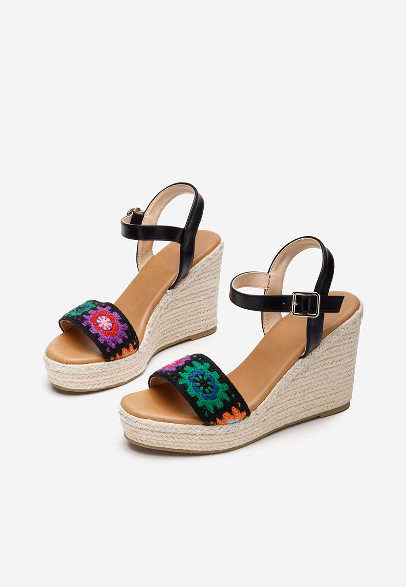 Czarne espadryle na koturnie Messie