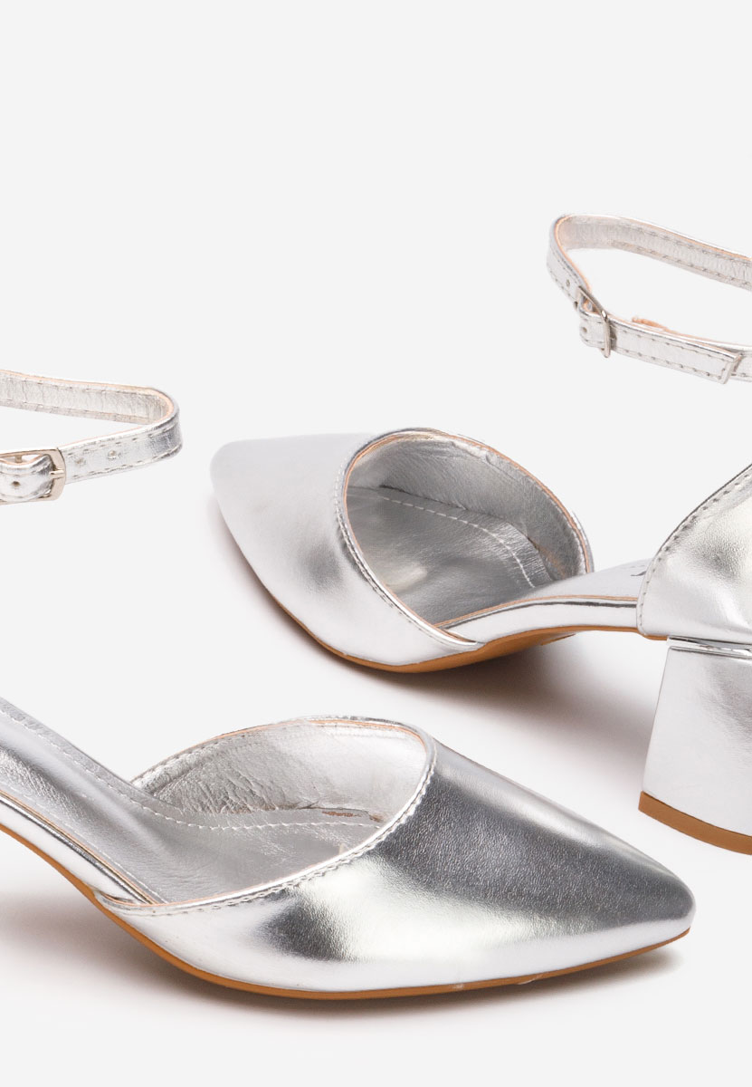 Srebrne czółenka na słupku Charmella V3