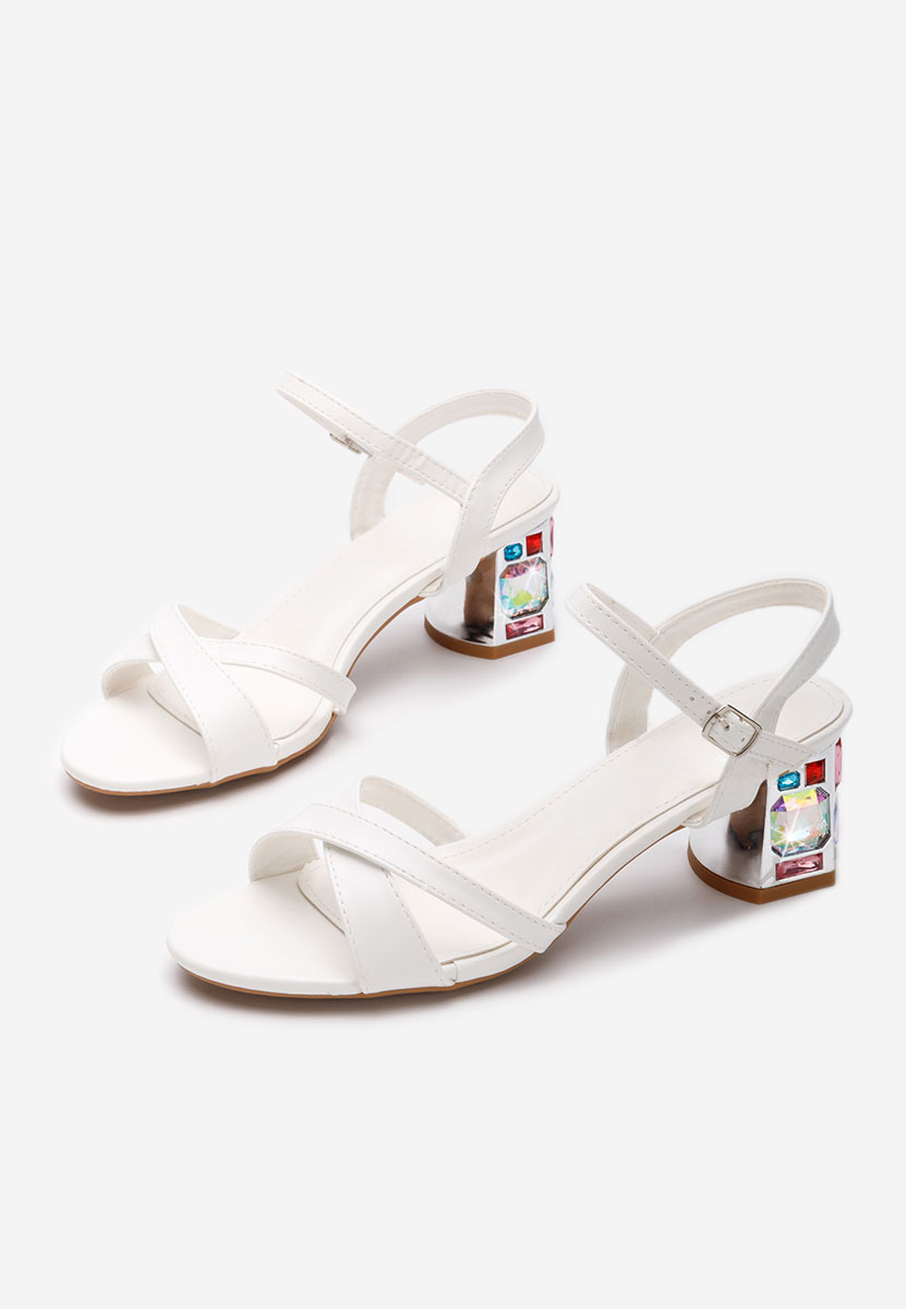 Białe eleganckie sandały V2