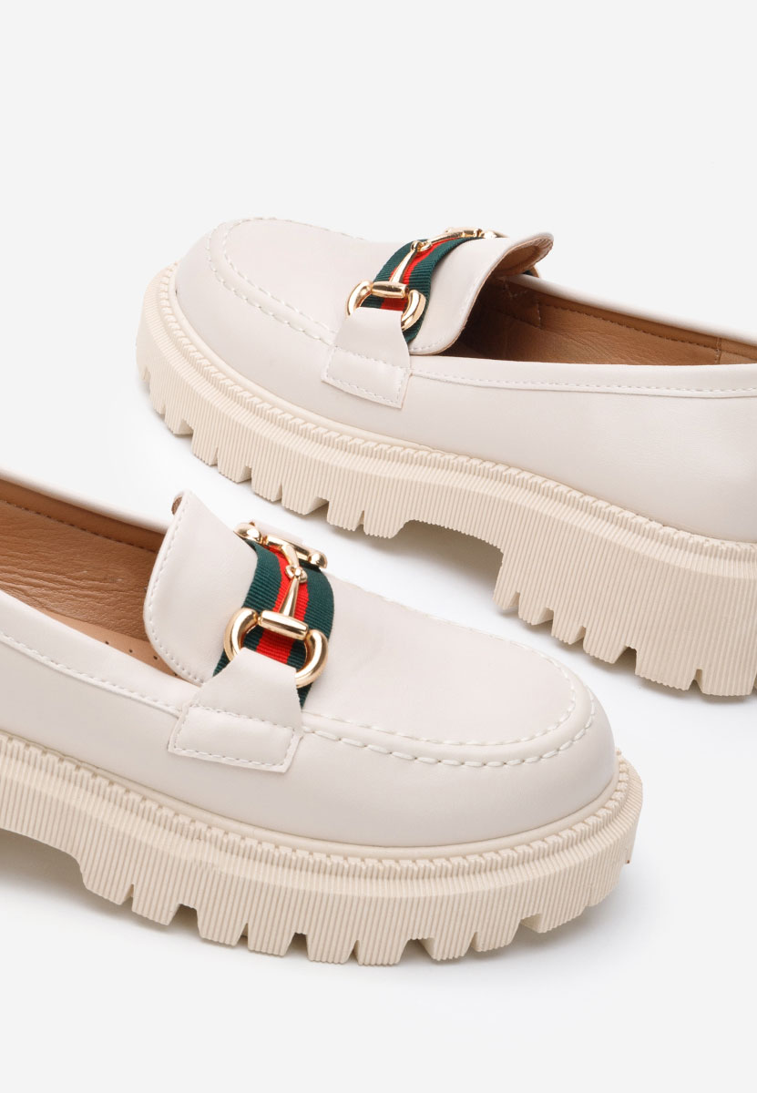 Beżowe mokasyny na grubej podeszwie Hindira