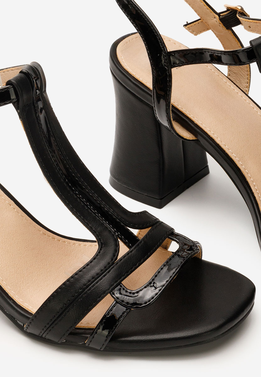 Czarne sandały na słupku Risha