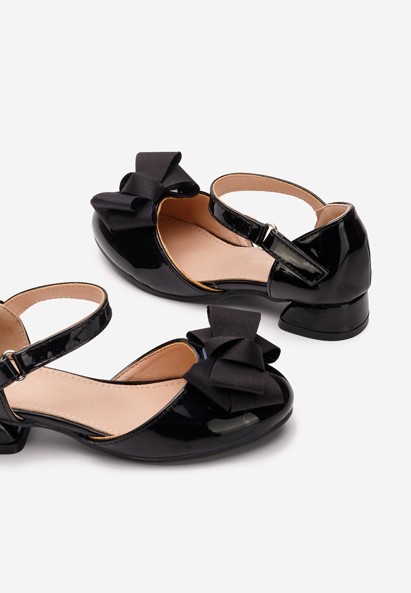 Czarne półbuty dziewczęce Roshana