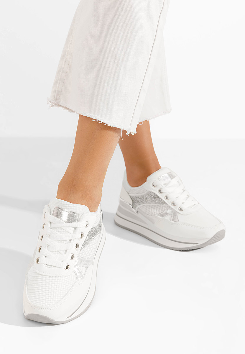 Białe sneakersy na platformie Camora