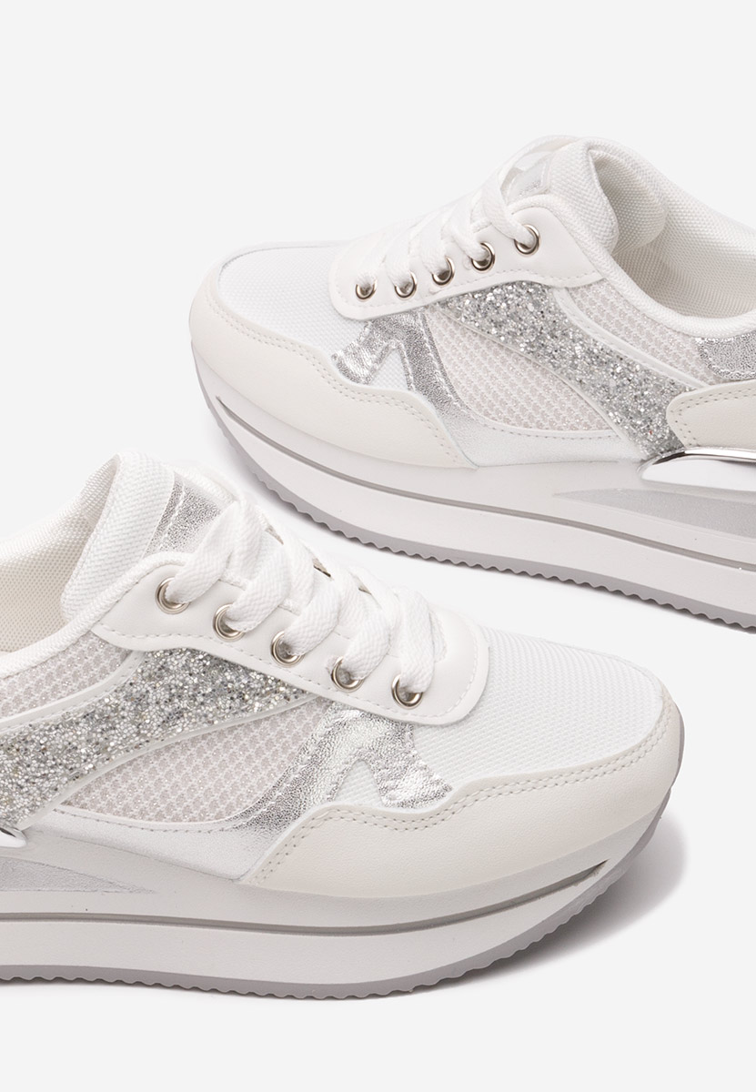Białe sneakersy na platformie Camora