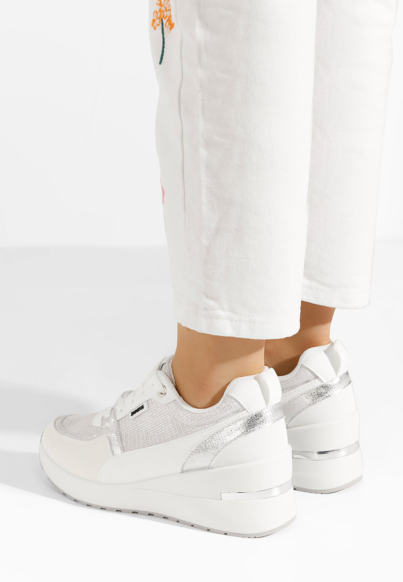 Białe sneakersy na koturnie Zaneta