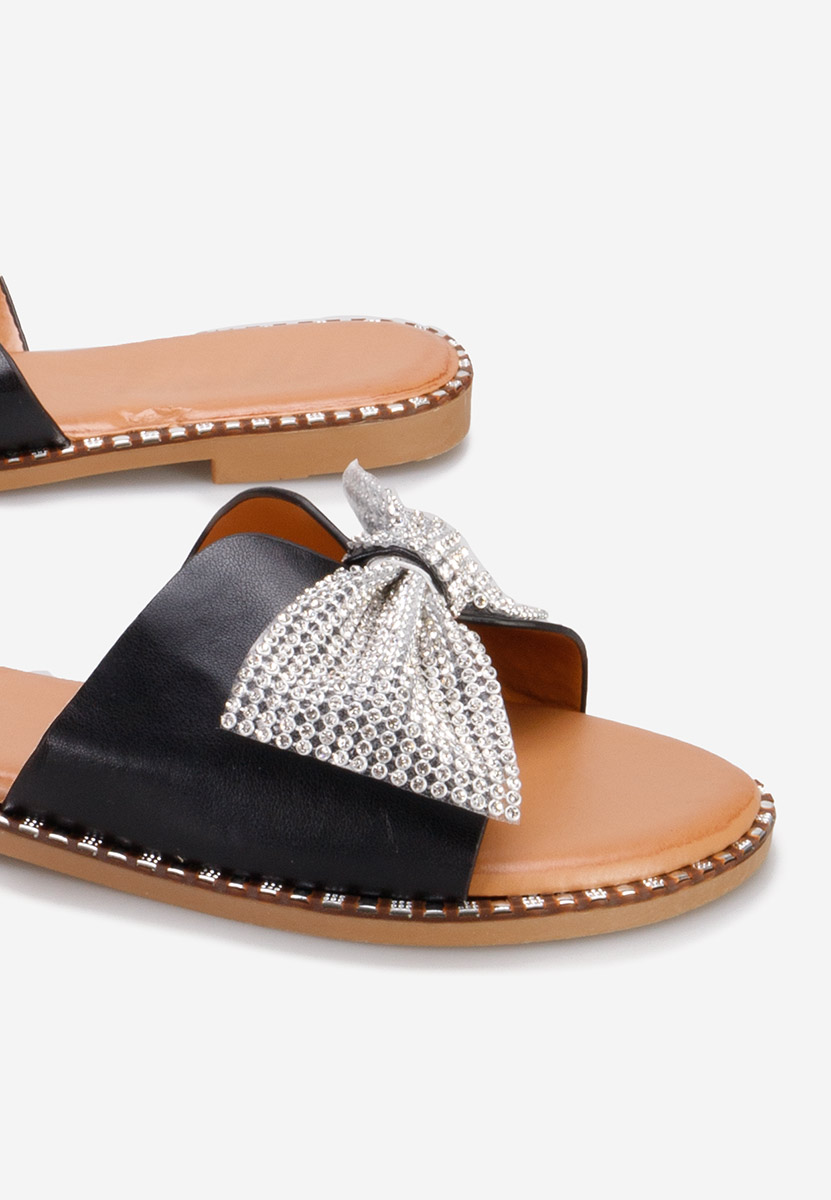 Czarne klapki płaskie Olanta