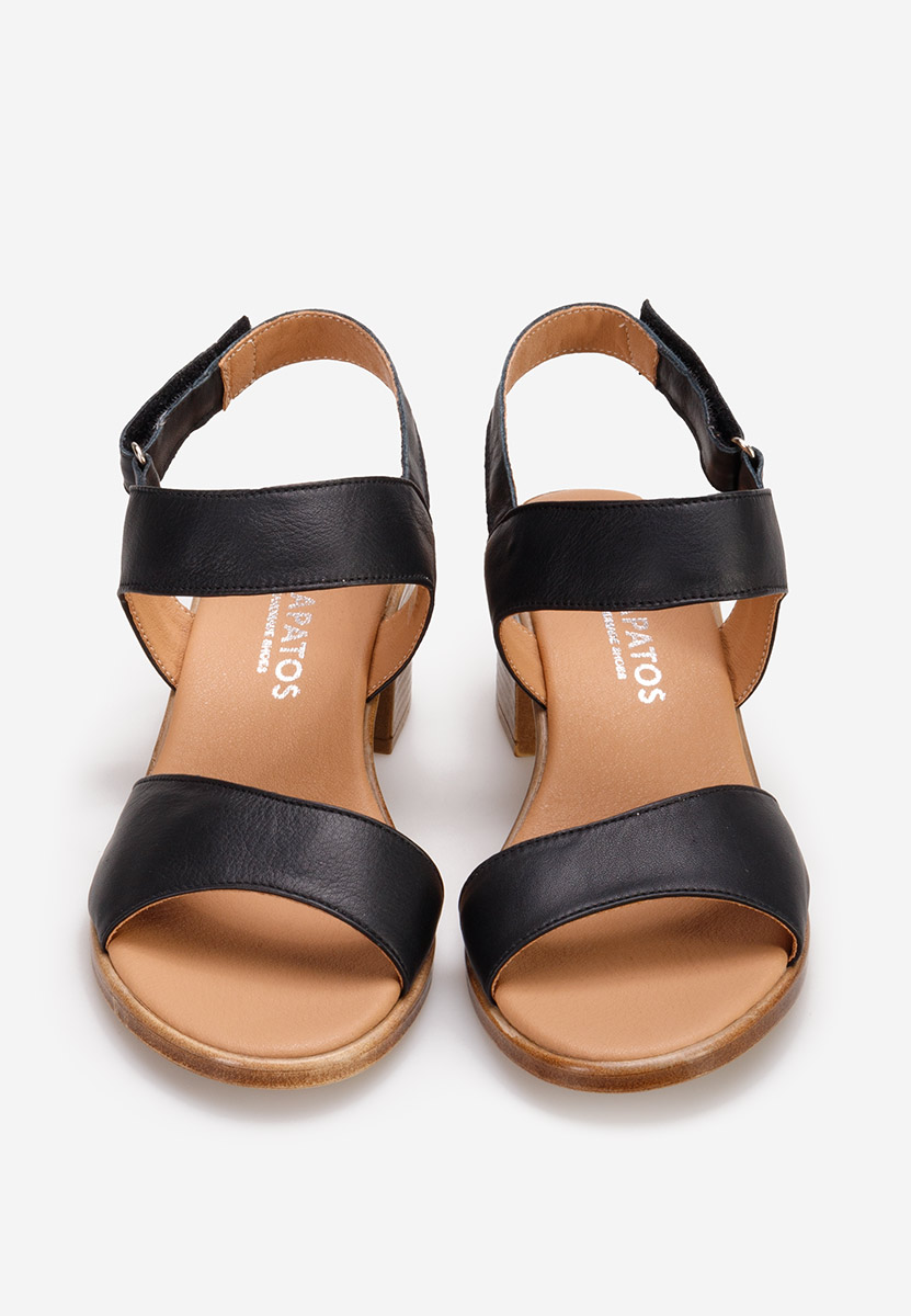Czarne sandały na słupku Cadena
