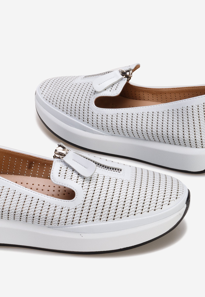 Białe półbuty damskie Finnia