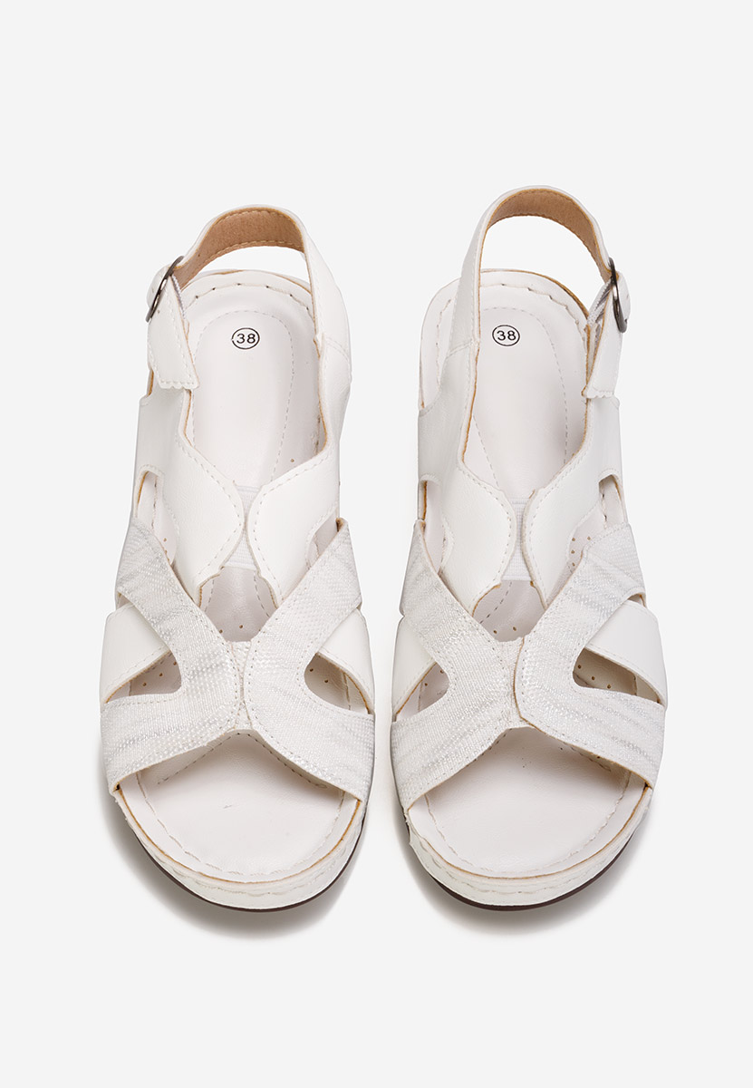 Białe sandały na koturnie Bocaina