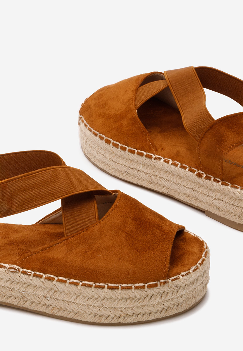 Brązowe espadryle na koturnie Nola