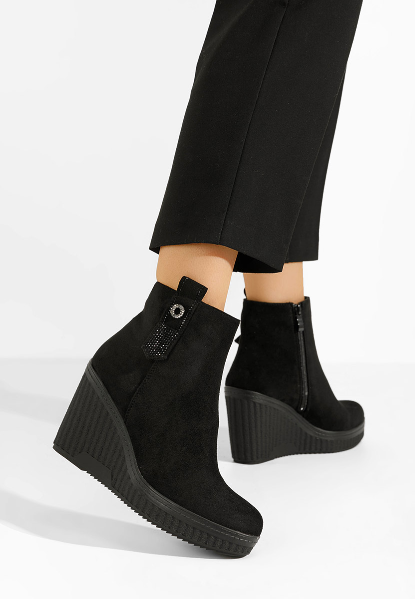 Czarne botki na platformie Charlet