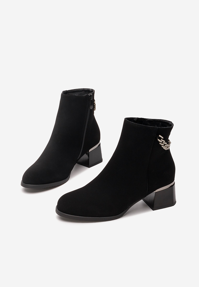 Czarne botki na słupku Kailena