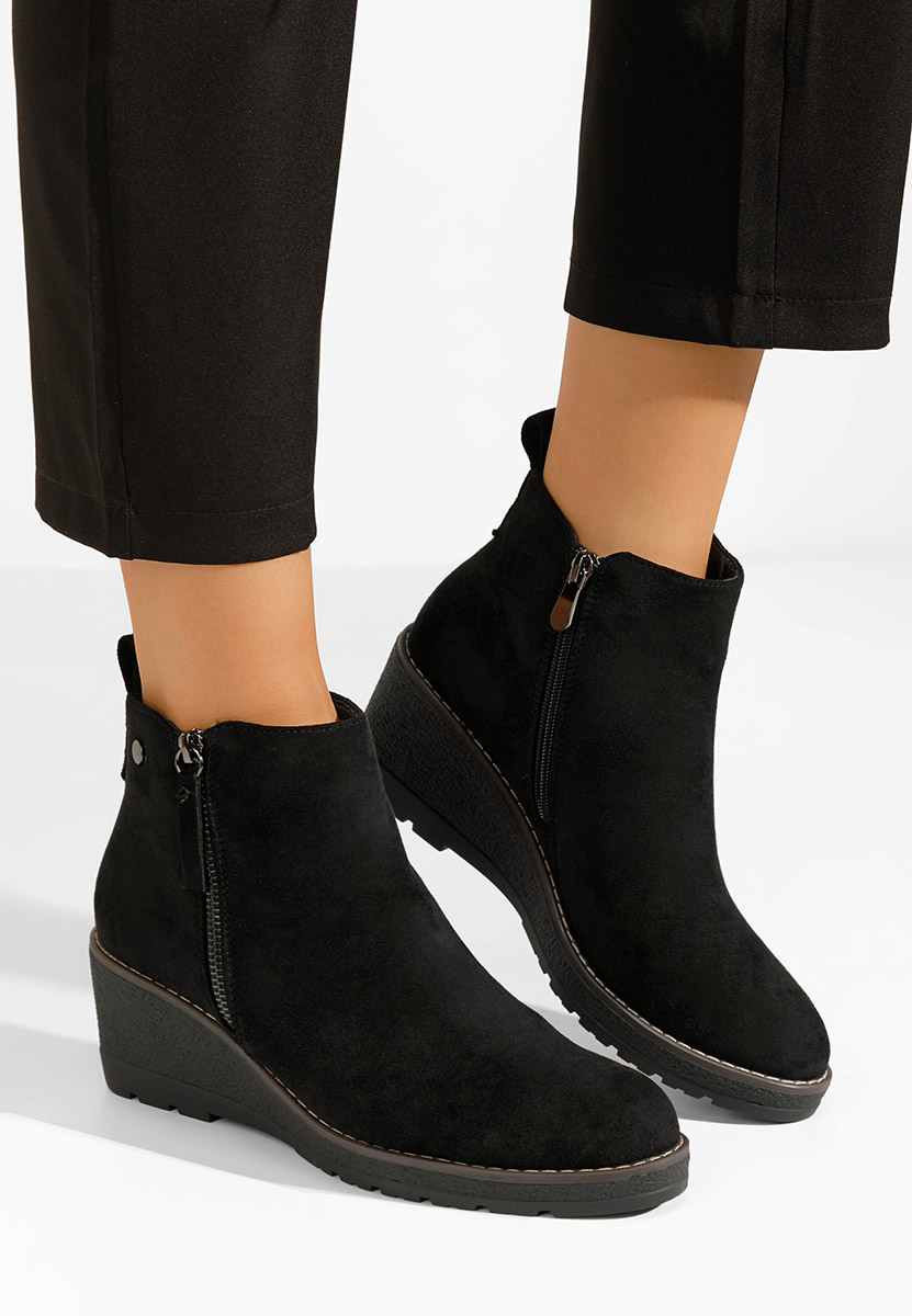 Czarne botki na koturnie Ellen