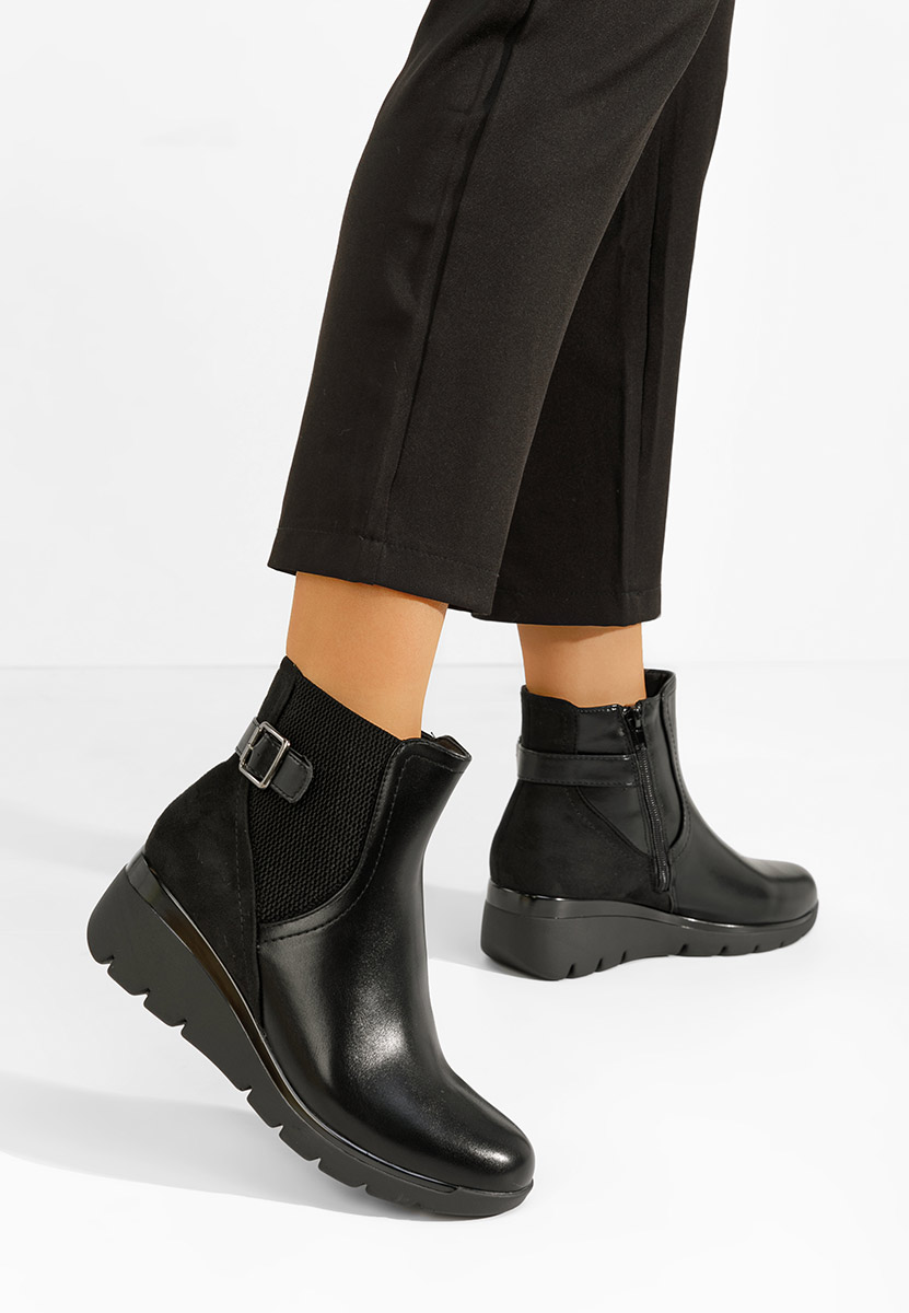 Czarne botki na platformie Ritama