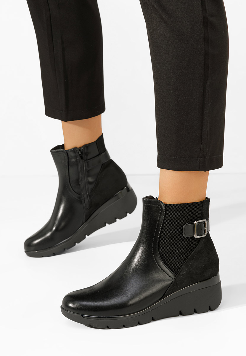 Czarne botki na platformie Ritama
