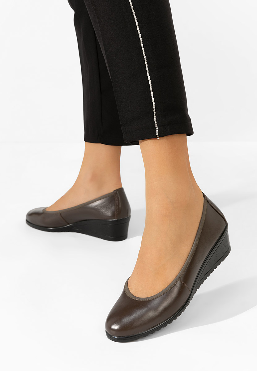 Khaki czółenka na koturnie Josmia