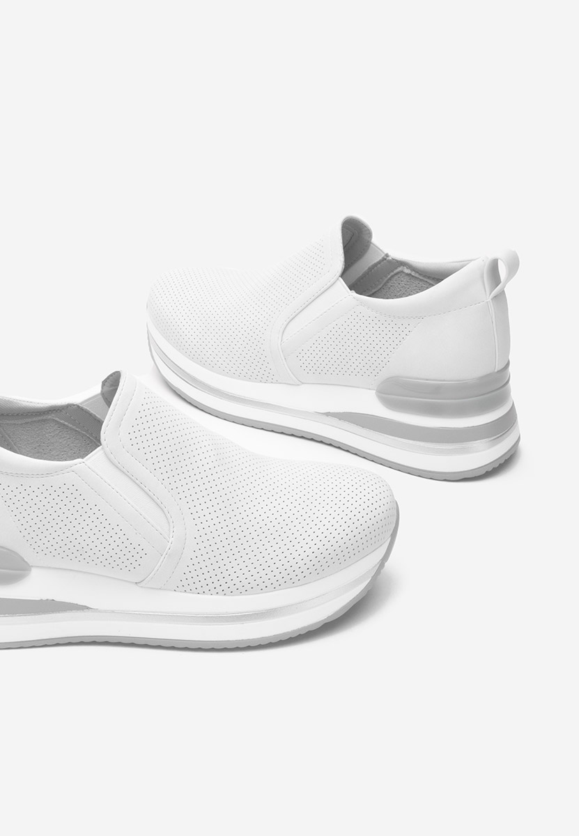 Białe sneakersy na koturnie Reba