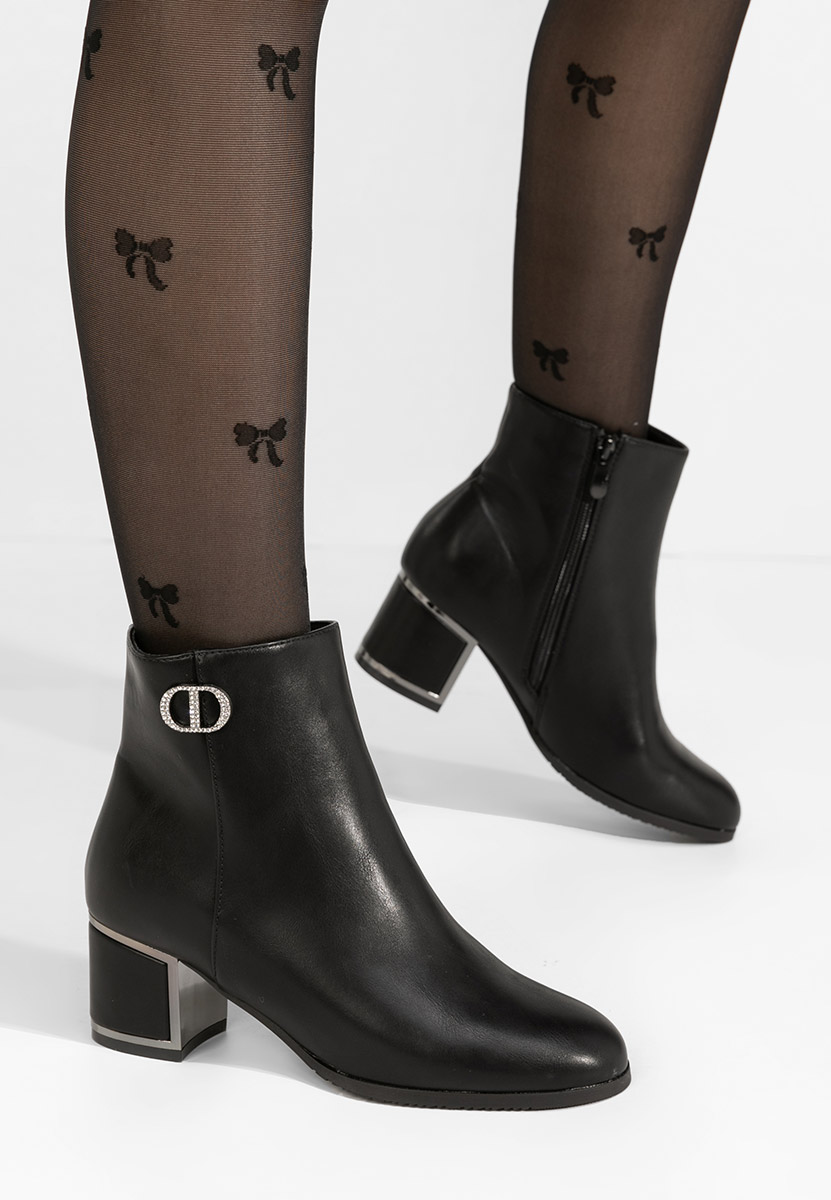 Czarne botki na słupku Delmy