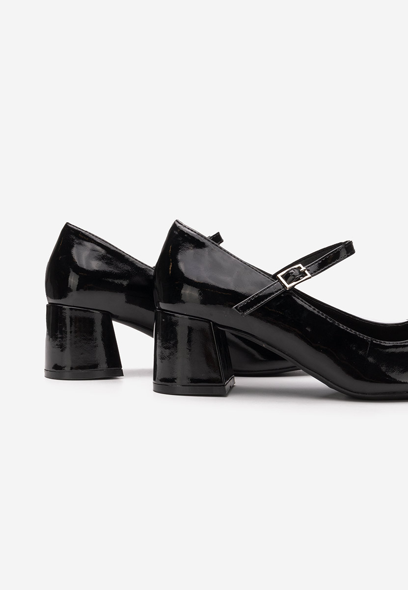 Czarne czółenka na słupku Erosa V4