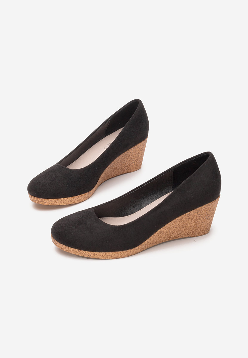 Czarne czółenka na koturnie Gricelda