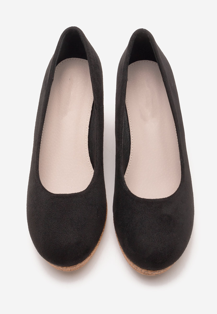 Czarne czółenka na koturnie Gricelda