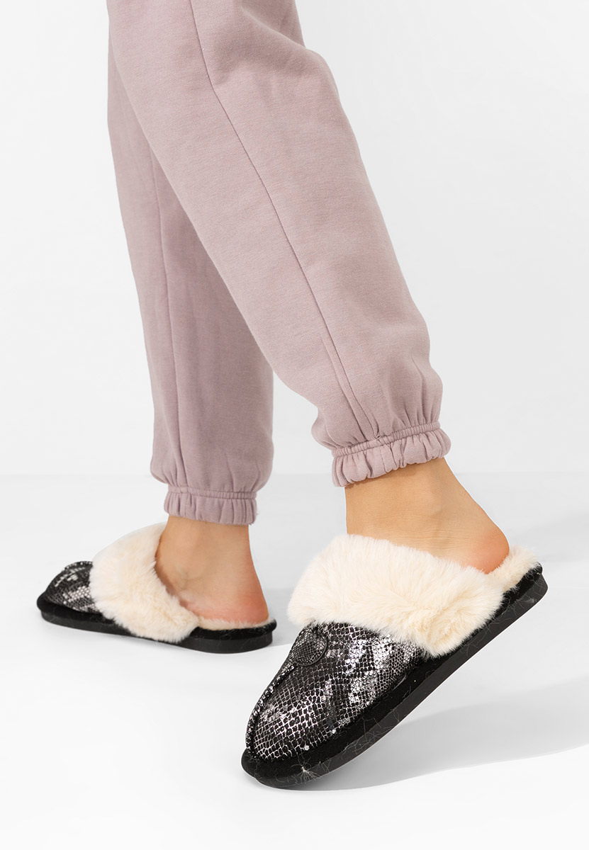 Czarne kapcie z futerkiem Ashely