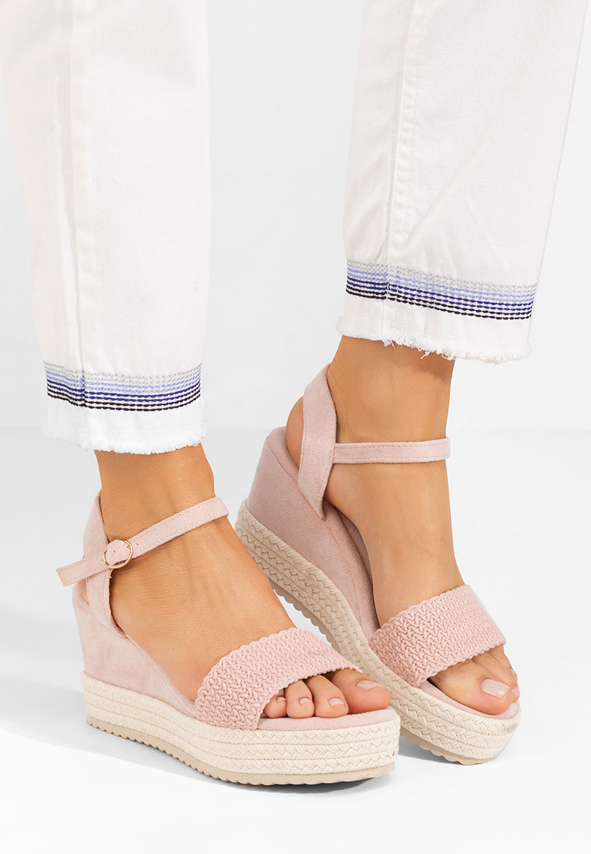 Różowe sandały na koturnie Debbi