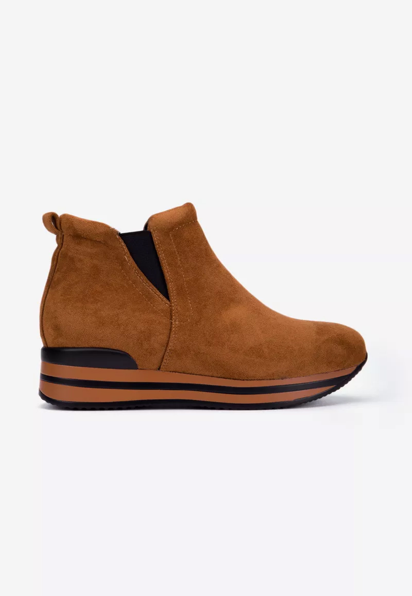 Camelowe sneakersy na koturnie Sanera