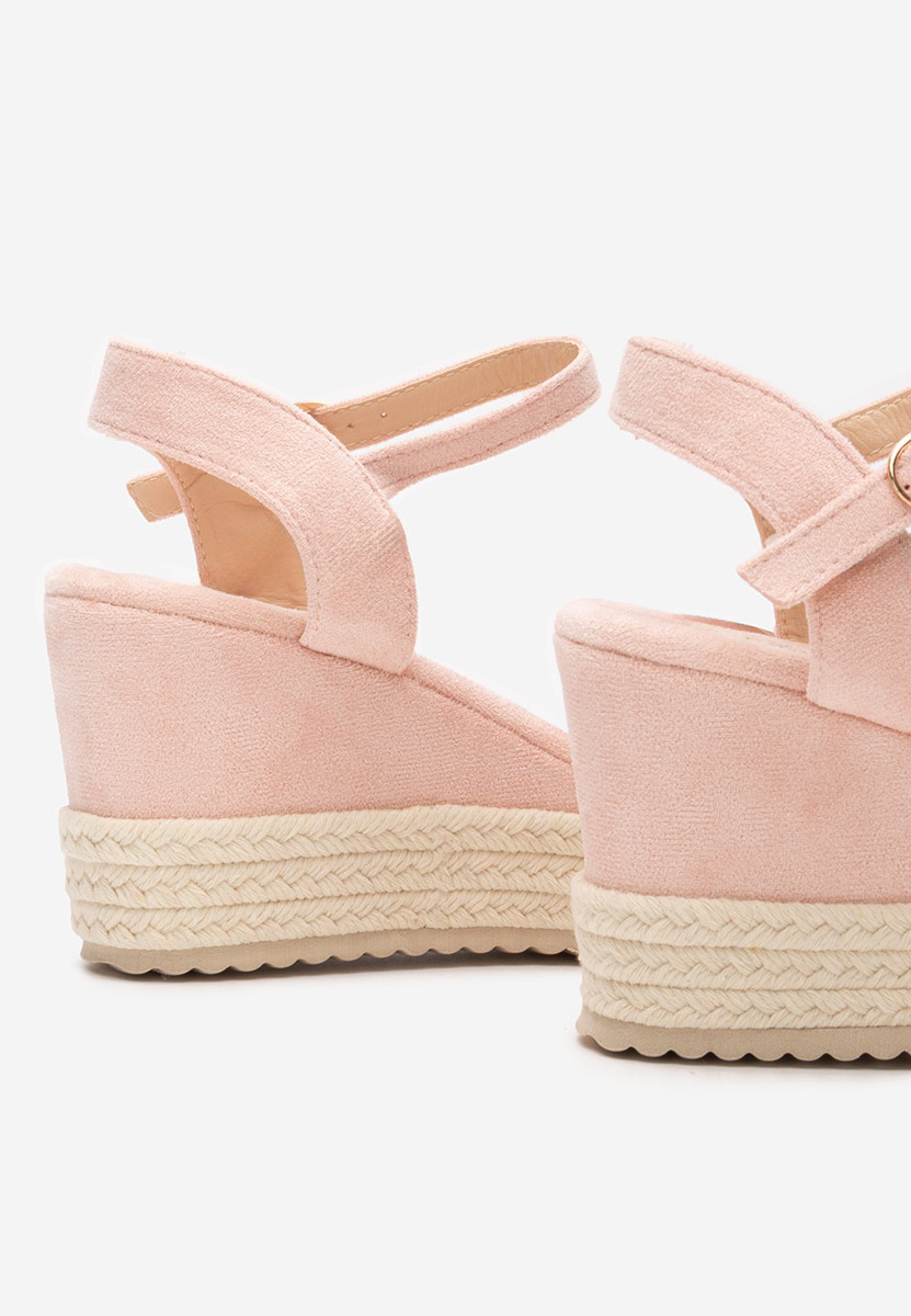 Różowe sandały na koturnie Debbi