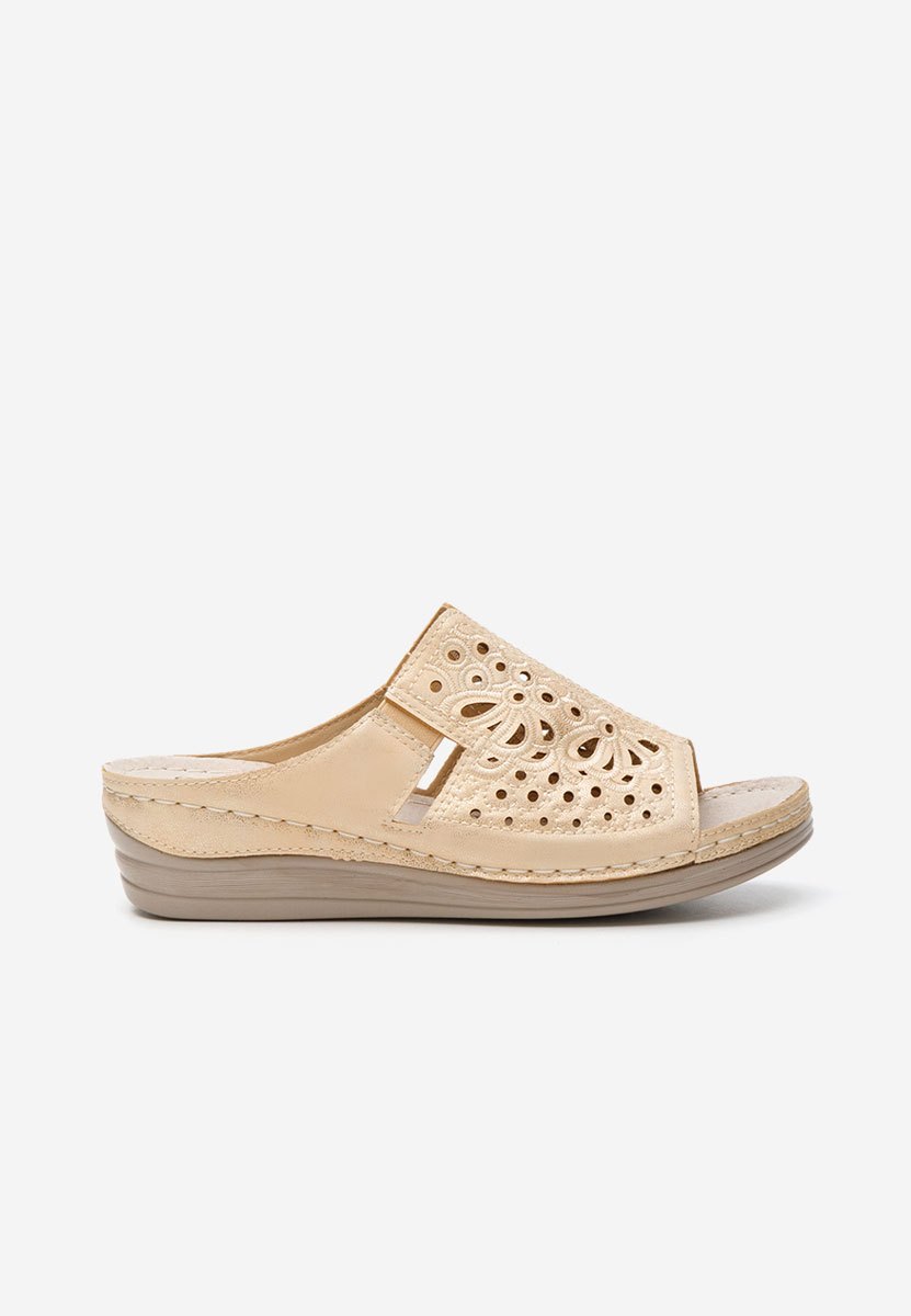 Beżowe klapki na koturnie Evangelina