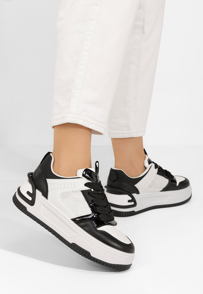 Białe sneakersy na platformie Jenyffer