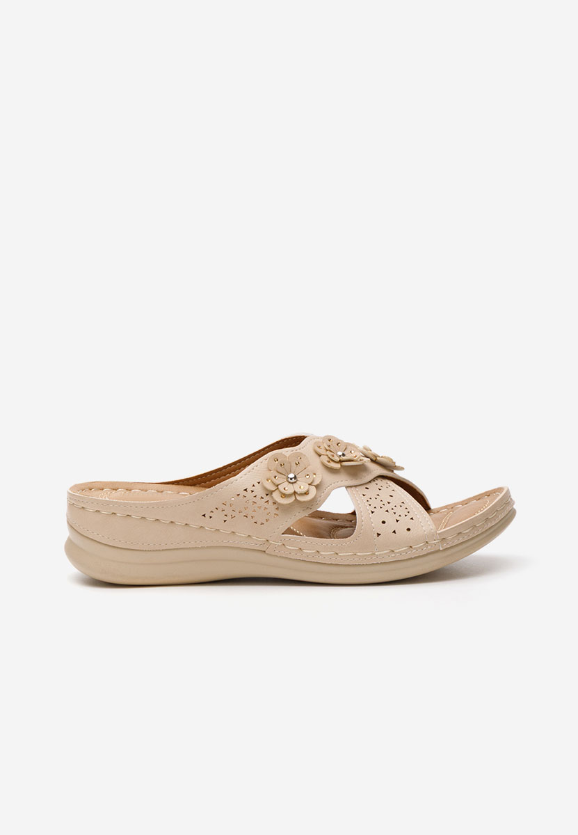 Beżowe klapki na koturnie Clarysa